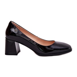 Leather lacquered women's pumps on the Vinceza 91130 black post
