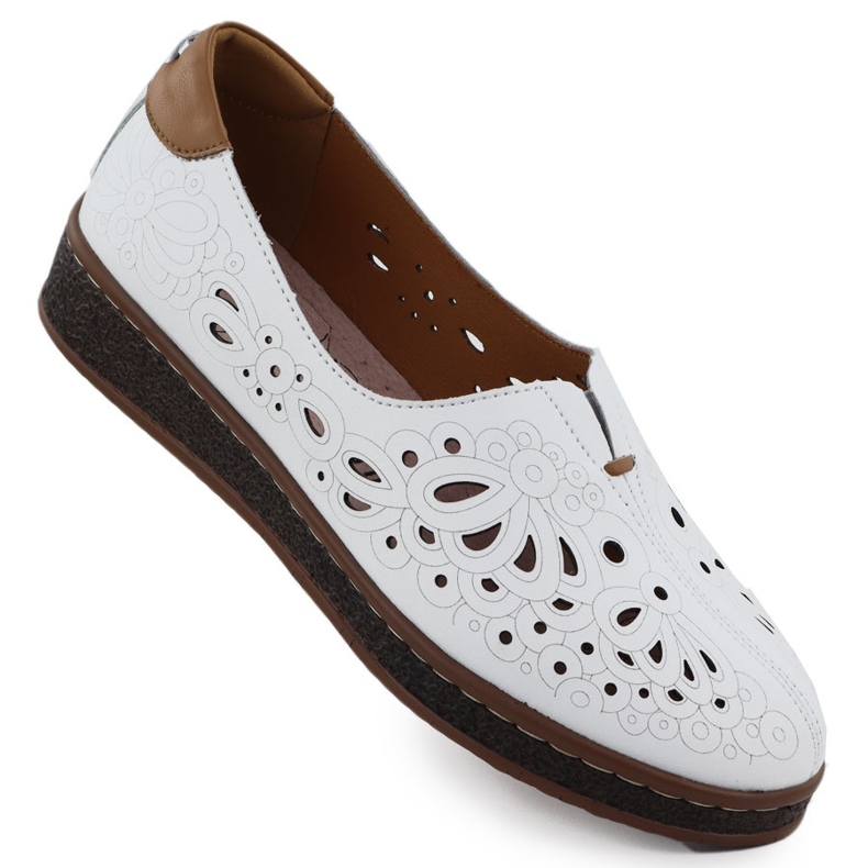 Openwork women's leather shoes on the elevation of the White Evento 7007