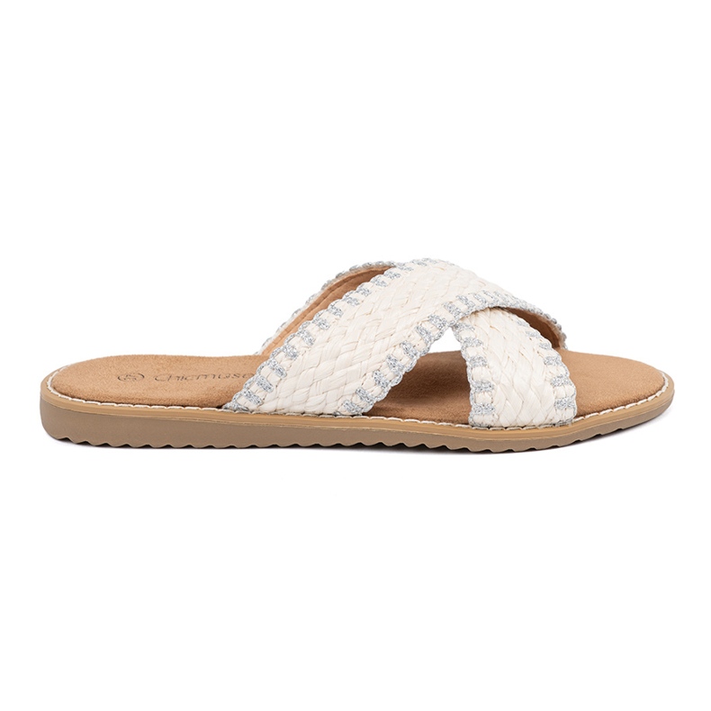 White flaps braided on a flat sole White flaps braided on a flat sole