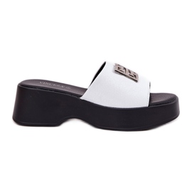 Women's leather flip flops with a Vinceza 79526 white