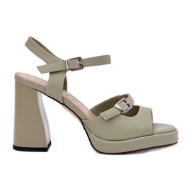 Women's leather sandals on the Vinceza 77110 Post green