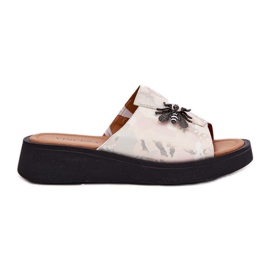 Women's leather slippers with a Vinceza 66752 beige brooch