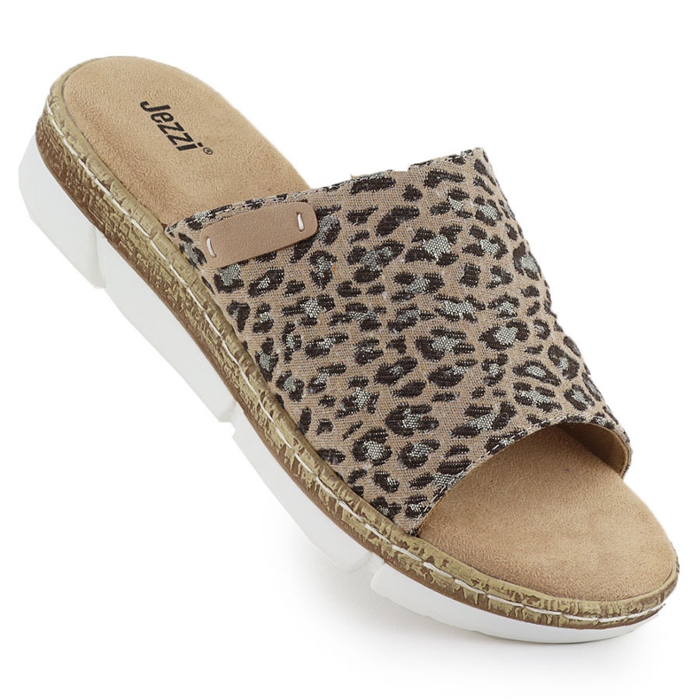 Women's flip flops on a leopard print beige Jezzi 8832