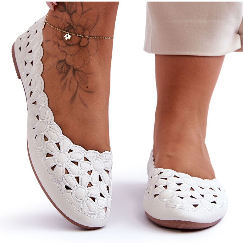 Evento Openwork Glossy Ballerina Women's White Visionary