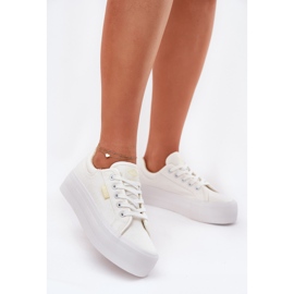 Women's sneakers on the platform Lee Cooper LCW-25-31-3450L white