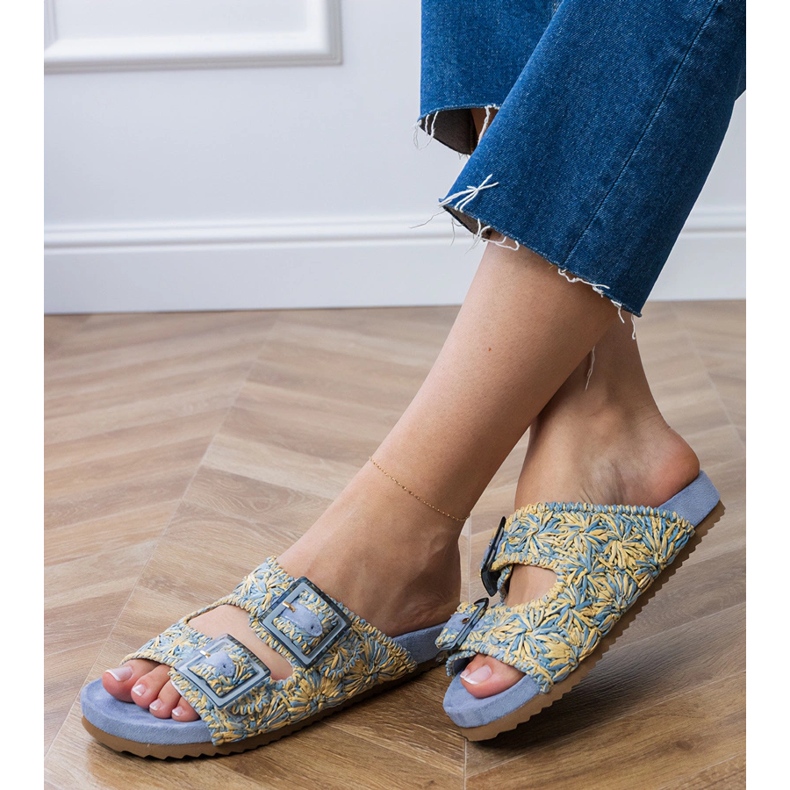 Blue crochet flip flops with stripes clamps