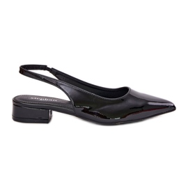 Low -heeled ballerinas black