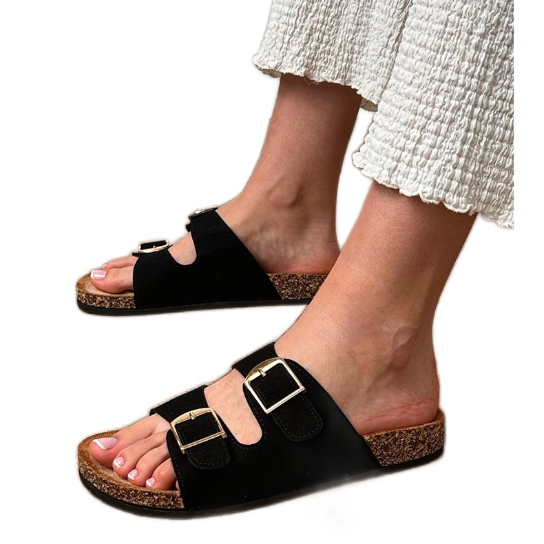 Black flip flops with cork sole Black flip flops with cork sole
