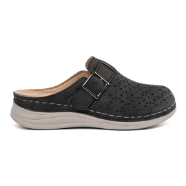 Seastar Black flip flops with a full nose and a buckle