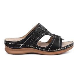 Black women's slippers Black women's slippers