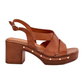 Leather sandals on the Zazoo 1081 brown post Leather sandals on the Zazoo 1081 brown post