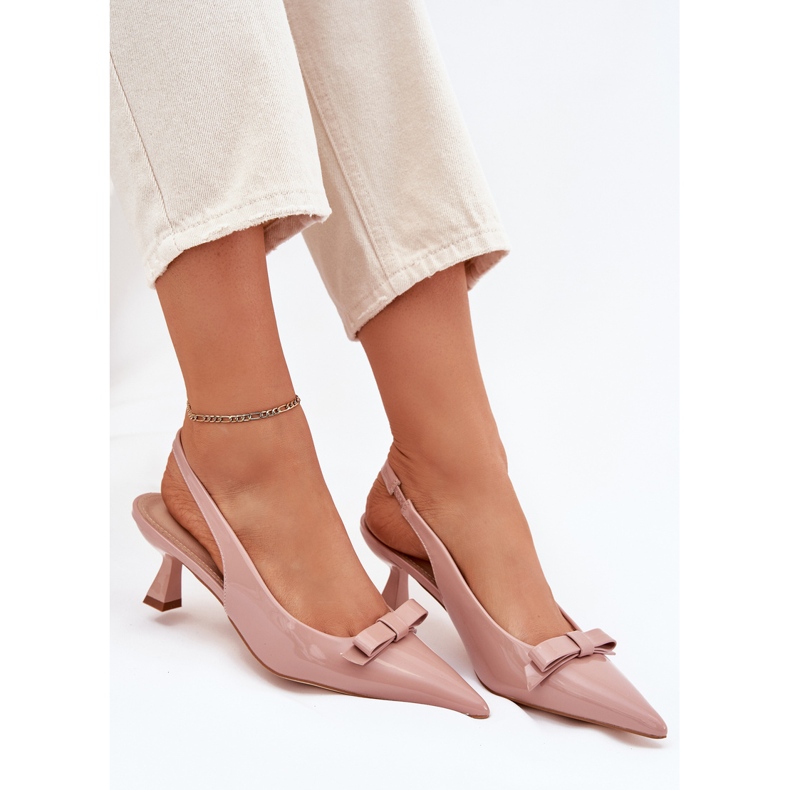 Varnished sandals on a pin with a nude bow beige