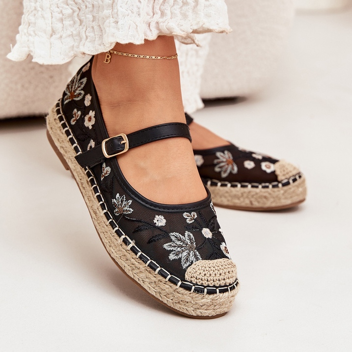 Mesh espadrilles with embroidery on the black platform
