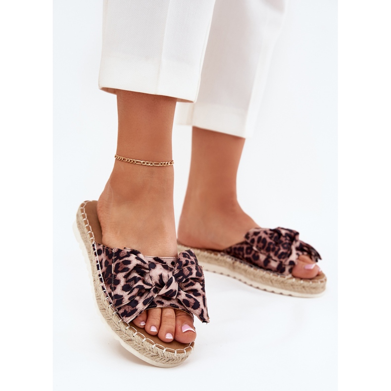 Women's flip flops on the platform with braid and bow -bow brown