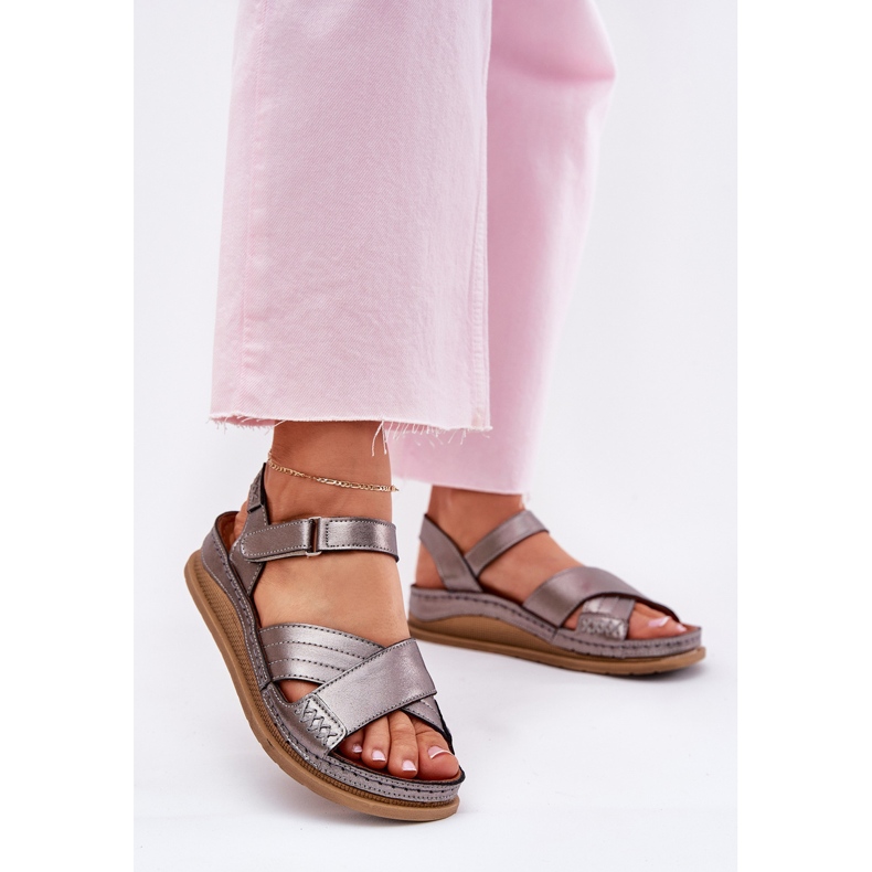 Women's leather sandals on the Maciejka L7064-35 graphite platform grey