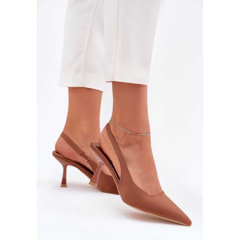 Women's sandals on the Camel pin brown Women's sandals on the Camel pin brown