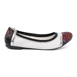 Goodin White ballerinas with decorative elements Goodin White ballerinas with decorative elements