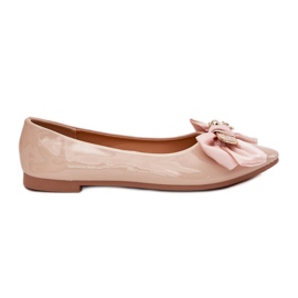Painted ballerinas with a bow and a golden brooch beige