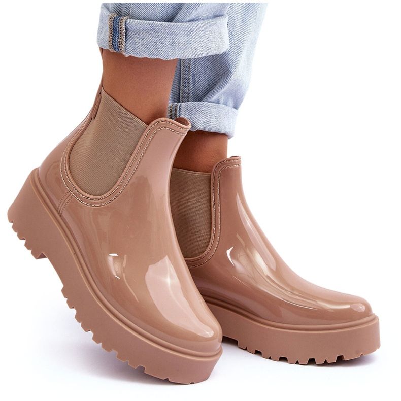 Women's lacquered wellies on the Big Star MM274396 beige platform