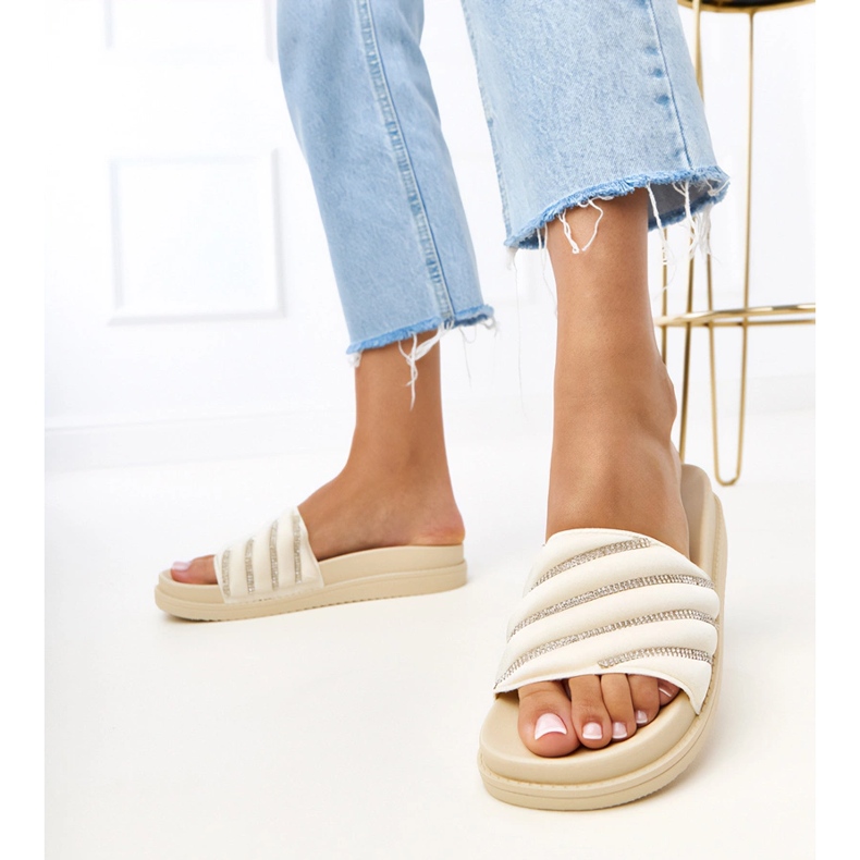 Beige flip flops with Cardon zircons blue