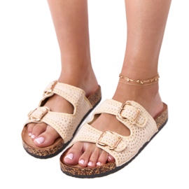 Beige crochet flaps on the Lavreta cork sole