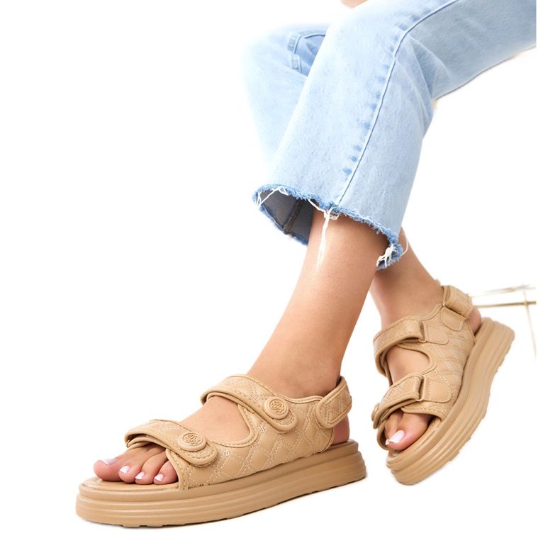 Dark beige sandals with adjustable beard belts brown