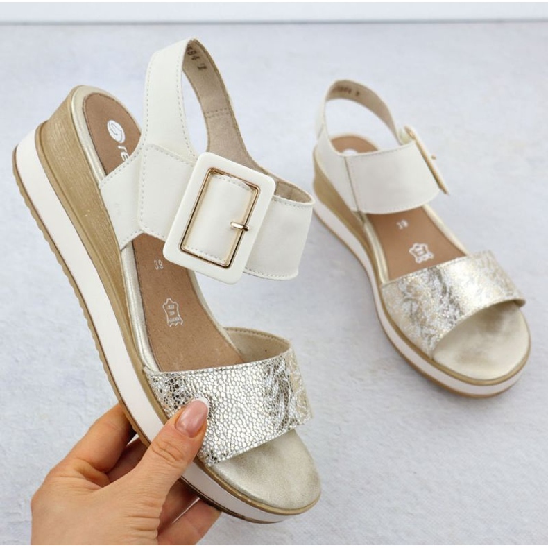 Remonte Sandals on the Renonte wedge in D6453-61 RKR646B