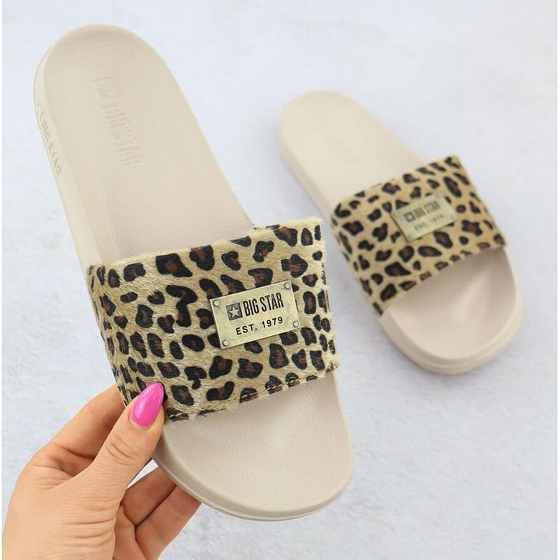 Big Star Women's leopard leopard flip flops pool beige SS274715