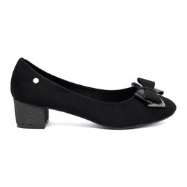 Goodin Black pumps with a bow on the post