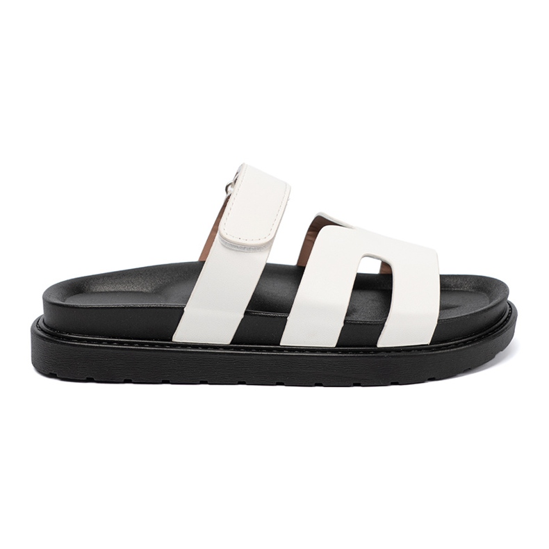 Shelvt Comfortable white flip flops on the platform