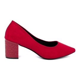 Goodin Elegant pumps on a decorative post red