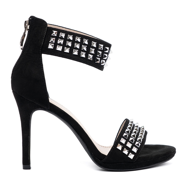 Shelvt Sandals on a black pin with zircons
