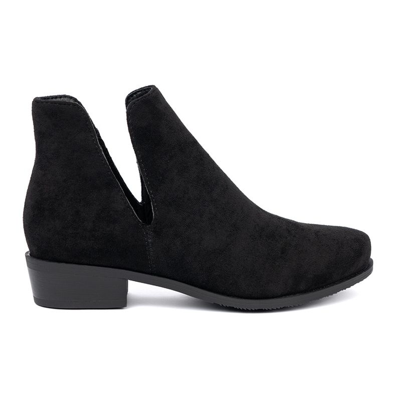 Seastar Black boots with cutouts