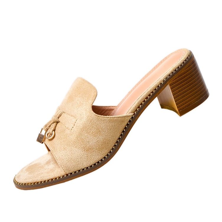 Beige flip -flops on the birch ornament Beige flip -flops on the birch ornament