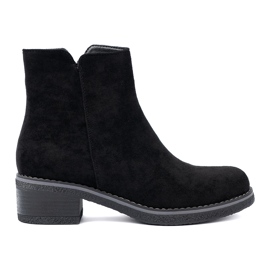 Shelvt Simple black boots with a comfortable heel