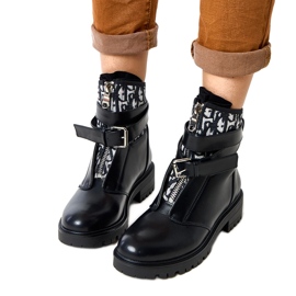 Black boots with decorative Valditacca embroidery Black boots with decorative Valditacca embroidery