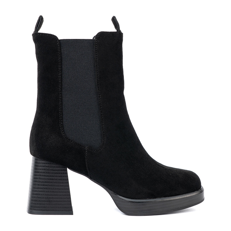 Shelvt Elegant boots on the post with flexible inserts black