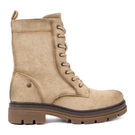 Shelvt Suede beige workers with a solid tread