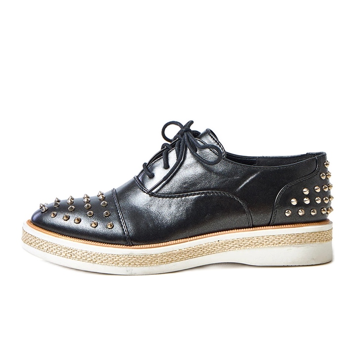 Black women's shoes with stoneware studs