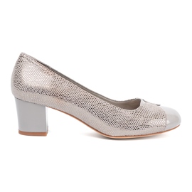 Shelvt Gray pumps with a silver decoration