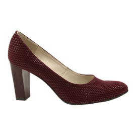Burgundy pumps on the ZUZA post 138 red
