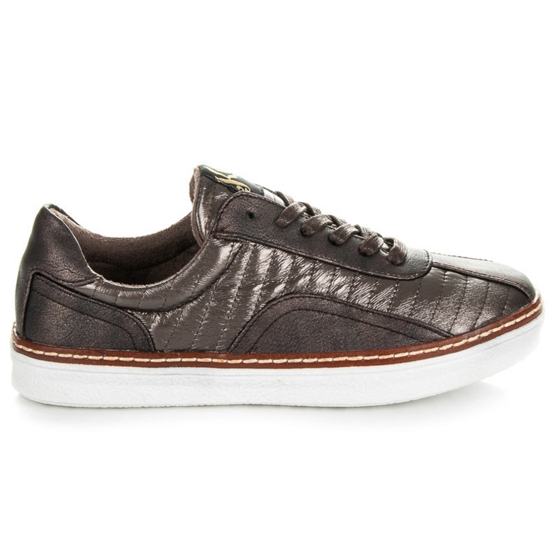 Kylie Brown sneakers