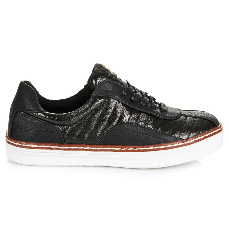 Kylie Black sneakers
