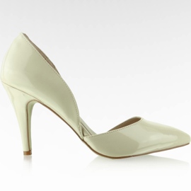 Pumps with a notch A880 Beige Pumps with a notch A880 Beige