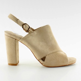 M227P Beige wide-heeled sandals. Beige
