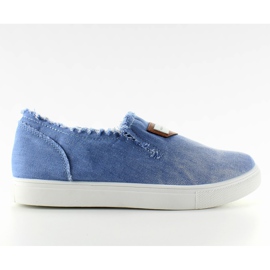 Denim slip-ons with NB22 L. Blue badge