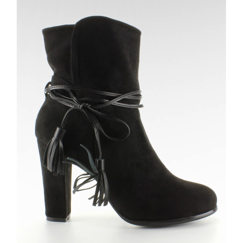 Boots with a parting M243 Black