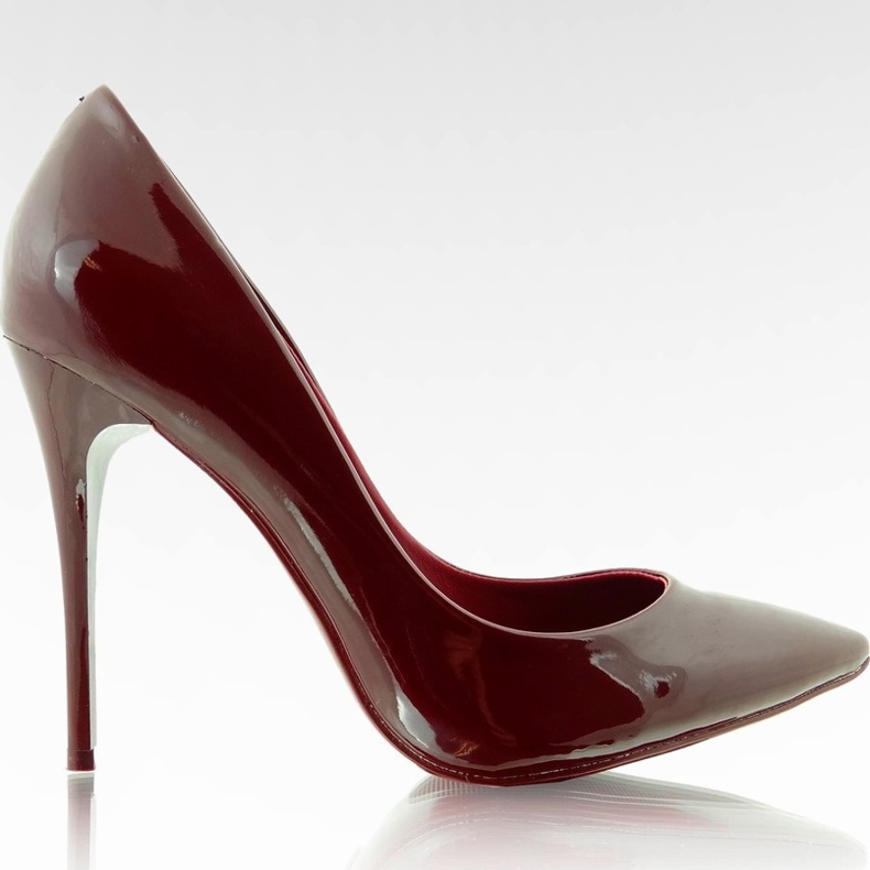 Smooth lacquered studs E396 D. Red