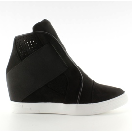 Sneakers with wide black elastics Sneakers with wide black elastics