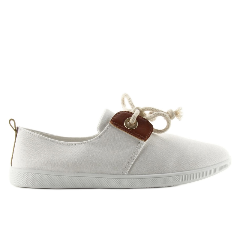 Sneakers tied with a string BK-6032 white